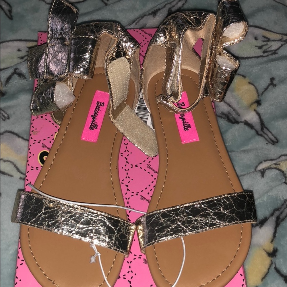 Brand new sandals size 2